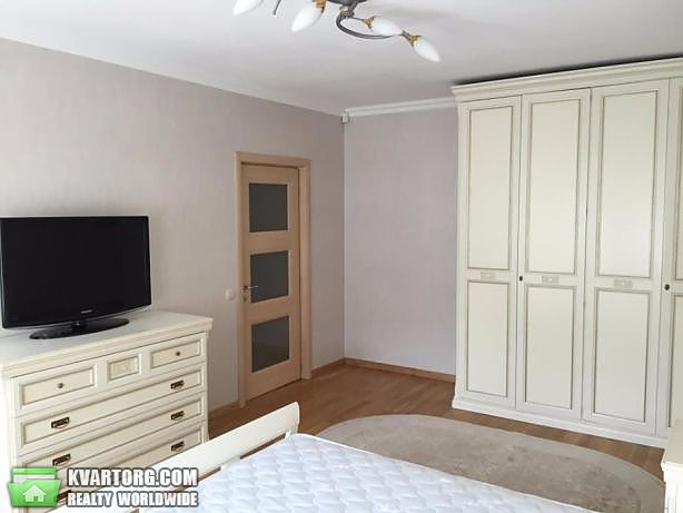 Rent out 3-room apartment. Киев,  Юрковская — photo 3
