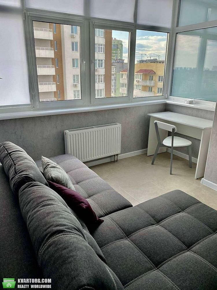 Rent out 2-room apartment. Киев,  Просвещения — photo 4