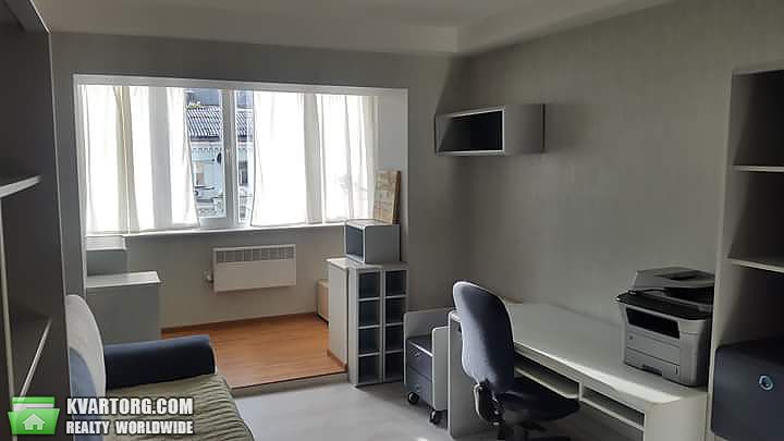 Rent out 2-room apartment. Киев,  Владимирская — photo 4