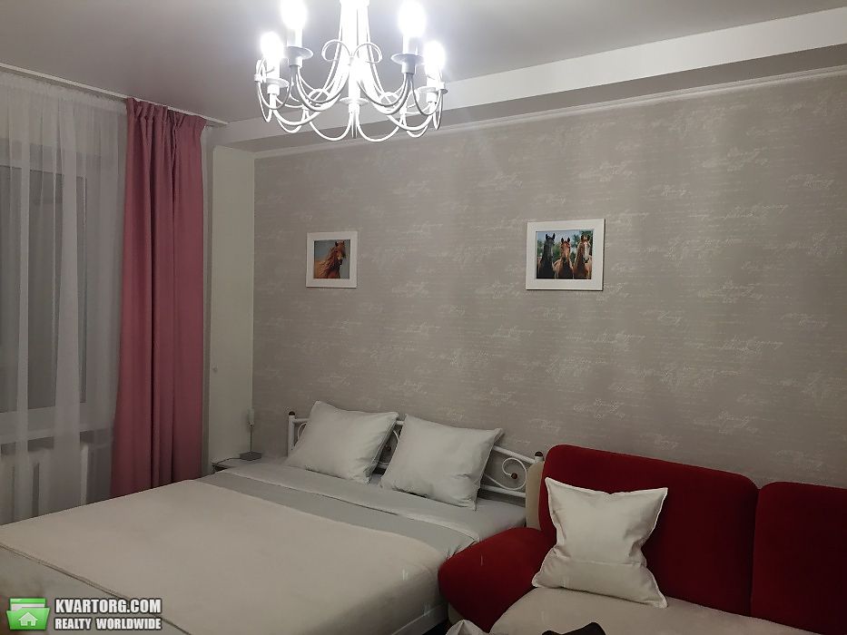 Rent out 1-room apartment. Киев,  Русановская наб — photo 1