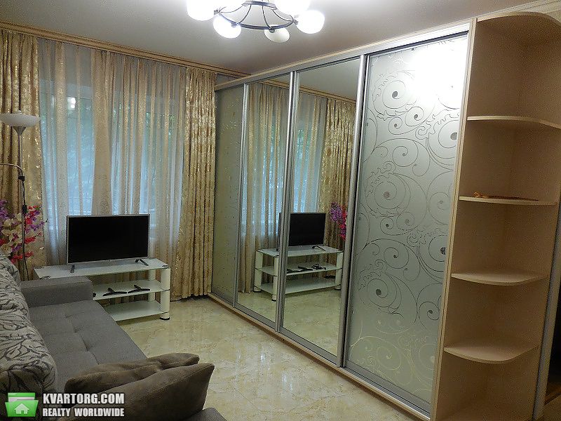 Rent out 2-room apartment. Киев,  Васильковская — photo 5