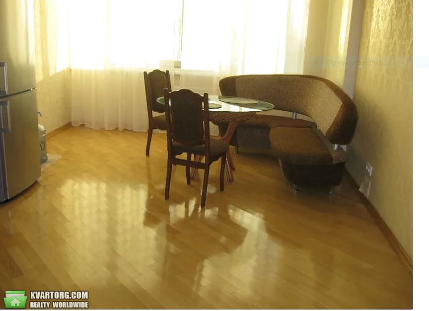 Rent out 2-room apartment. Киев,  Днепровская наб — photo 2