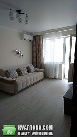 Rent out 2-room apartment. Киев,  Боженко — photo 2