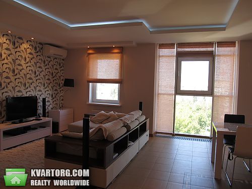 Sell 2-room apartment. Киев, Дегтяревская — photo 1
