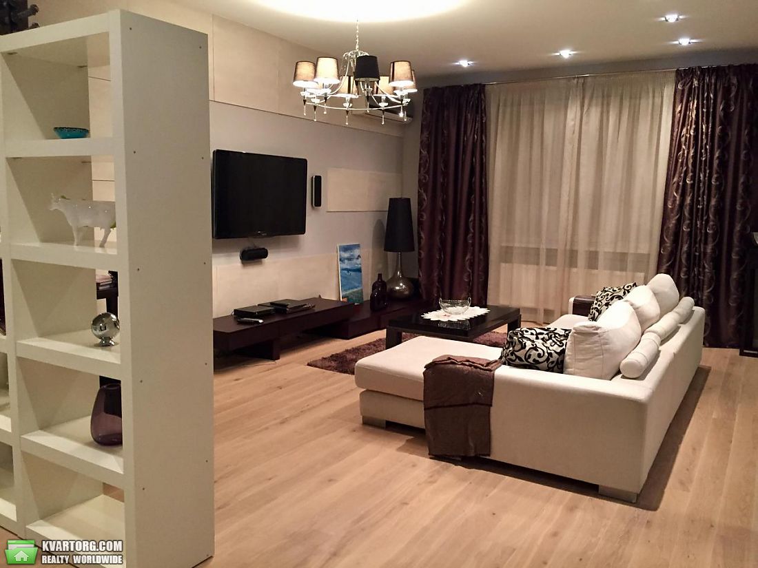 Rent out 3-room apartment. Киев,  Черновола — photo 1