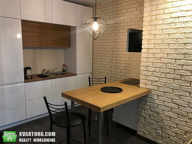 Rent out 2-room apartment. Киев, Семьи Кристеров — photo 1