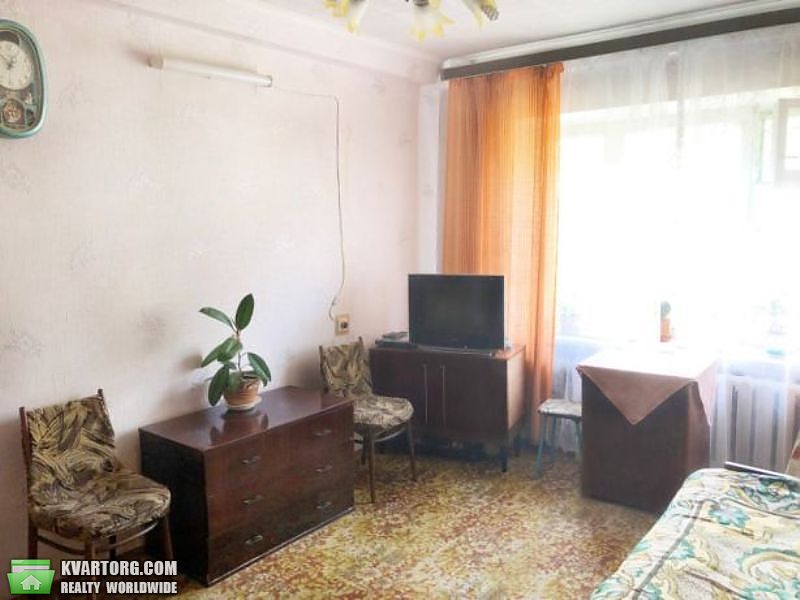 Sell 2-room apartment. Киев,  Серова — photo 1