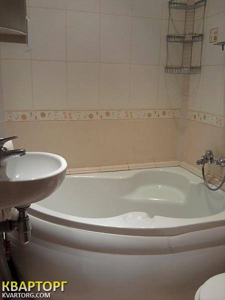 Rent out 3-room apartment. Киев,  Саратовская — photo 7