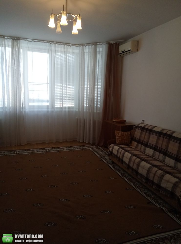 Rent out 2-room apartment. Киев,  Бажана — photo 5