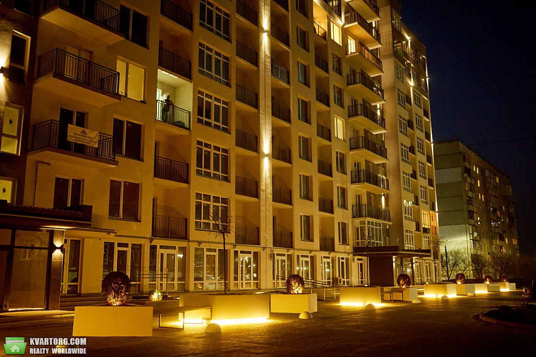 Sell 2-room apartment. Черновцы, Руська — photo 1