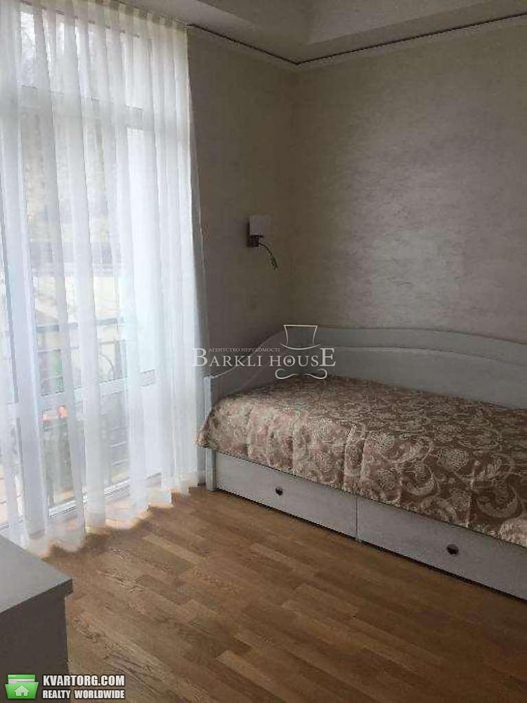 Rent out 2-room apartment. Киев, дегтярная — photo 2