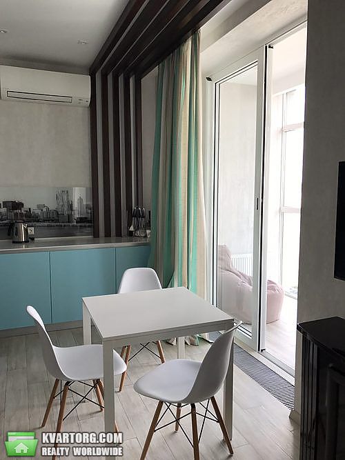 Rent out 2-room apartment. Киев,  Драгомирова — photo 3