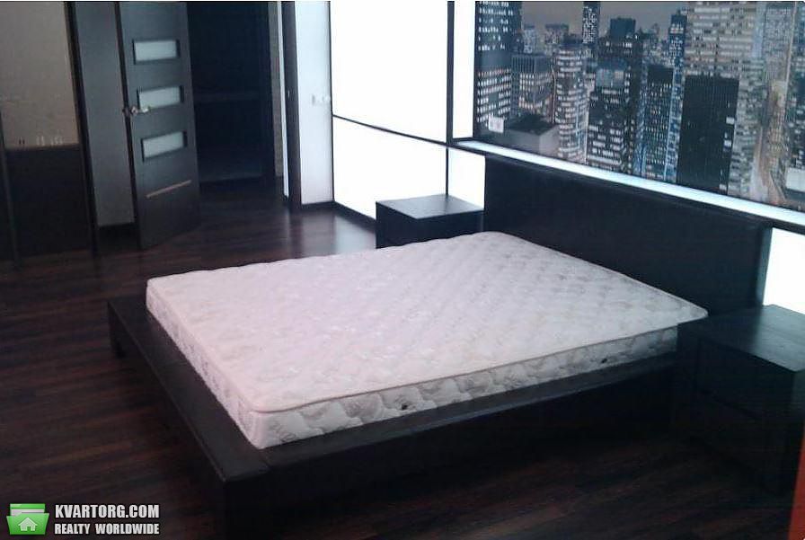 Rent out 3-room apartment. Киев,  Черновола — photo 3