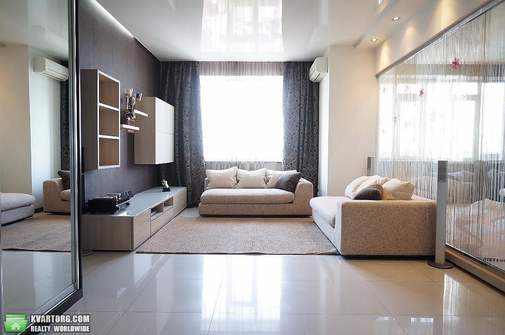 Rent out 2-room apartment. Киев,  Барбюса — photo 1
