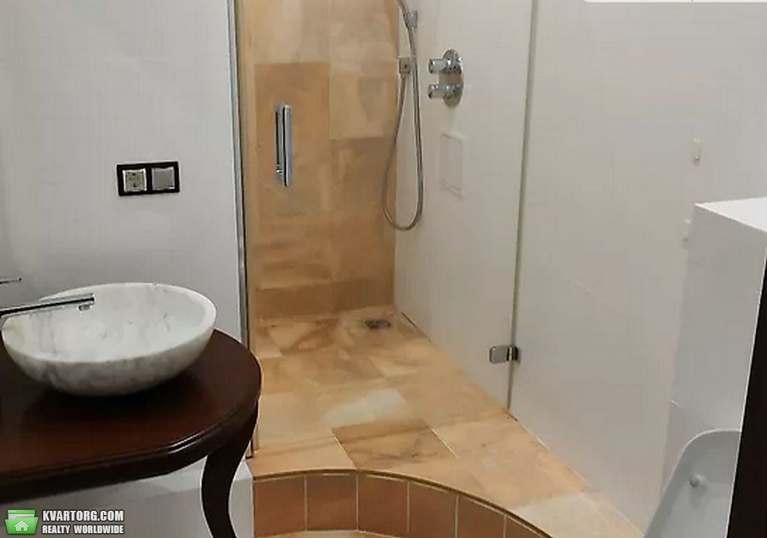Rent out 3-room apartment. Киев,  Соломенская — photo 9
