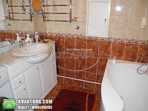 Rent out 3-room apartment. Киев, Воровского — photo 8