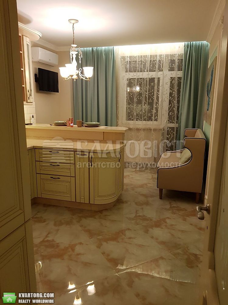Rent out 2-room apartment. Киев,  Белорусская — photo 2