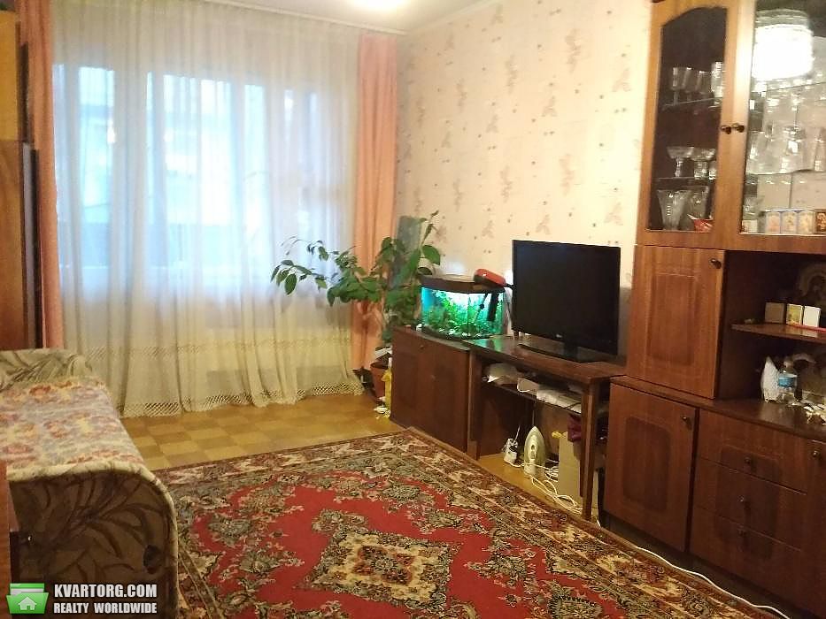 Sell 3-room apartment. Киев,  Автозаводская — photo 1