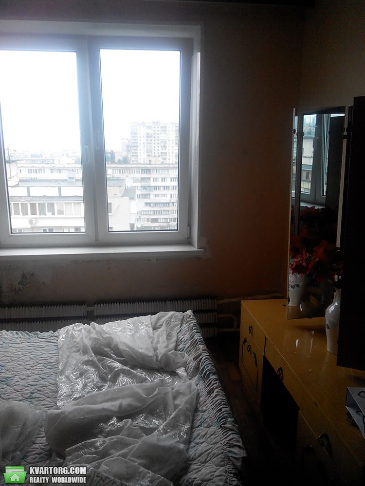 Rent out 3-room apartment. Киев,  Бучмы — photo 4