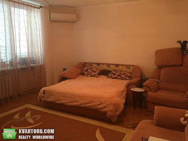 Rent out 1-room apartment. Киев,  Бажана — photo 1