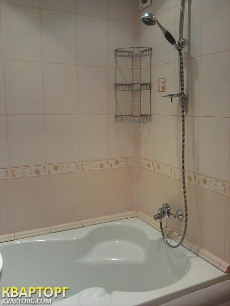Rent out 3-room apartment. Киев,  Саратовская — photo 10