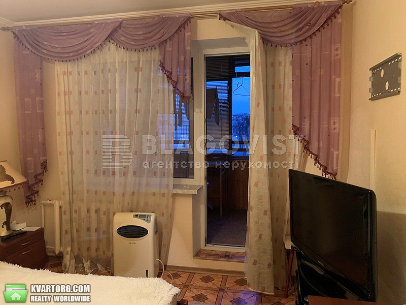 Sell 2-room apartment. Киев,  Курская — photo 3
