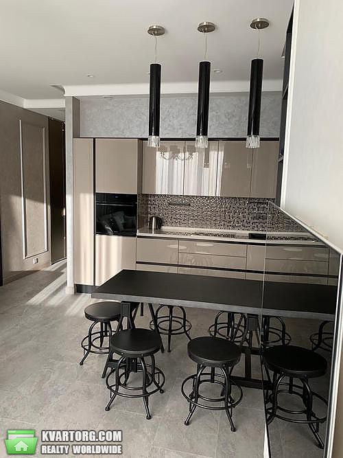 Rent out 2-room apartment. Киев,  Саксаганского — photo 2