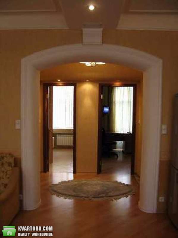 Rent out 3-room apartment. Киев,  Институтская — photo 5
