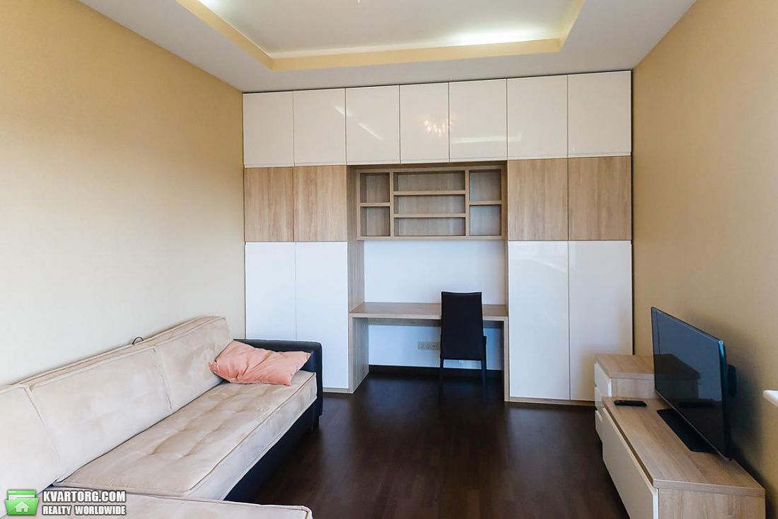 Rent out 3-room apartment. Киев,  Артема — photo 3