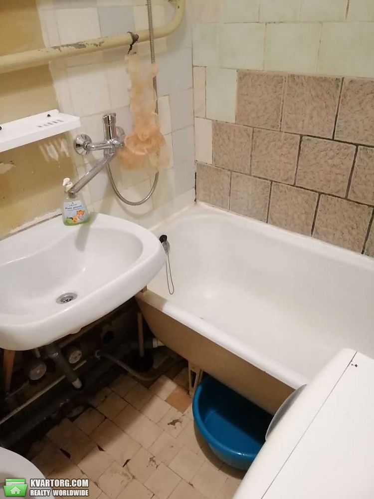 Rent out 1-room apartment. Киев,  Воссоединения пр — photo 1