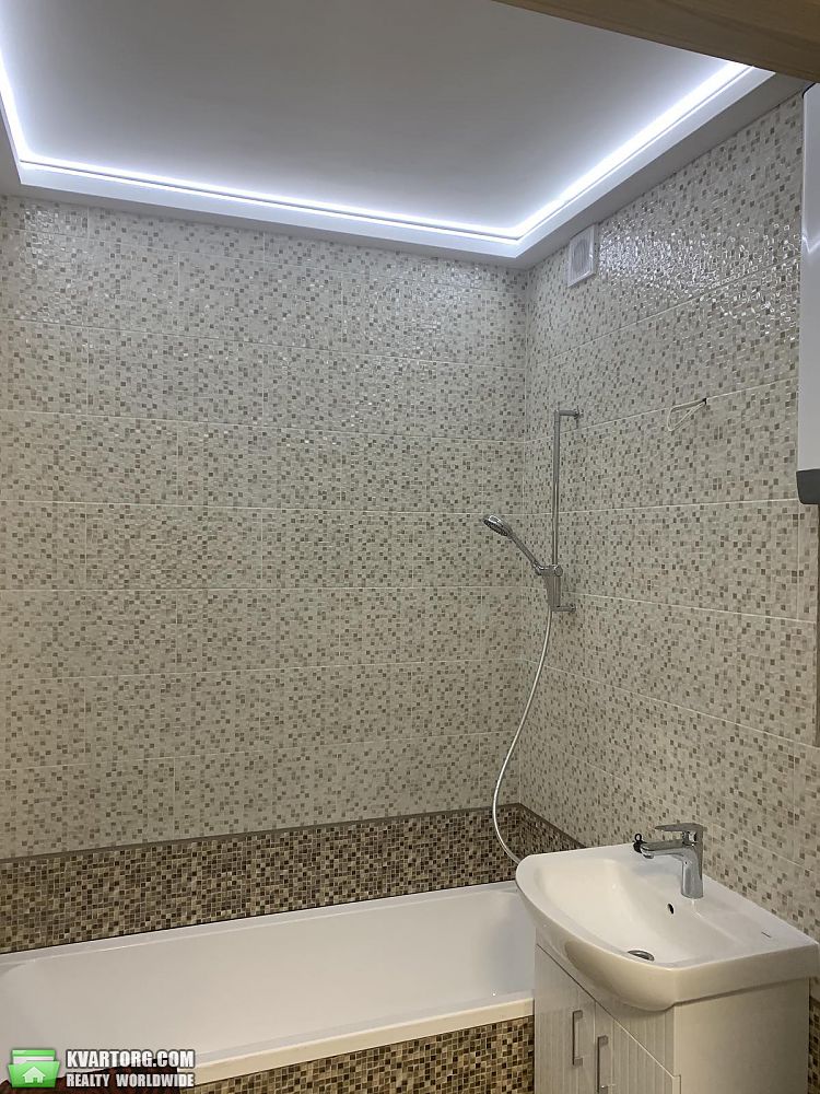 Rent out 1-room apartment. Киев,  Каховская — photo 7