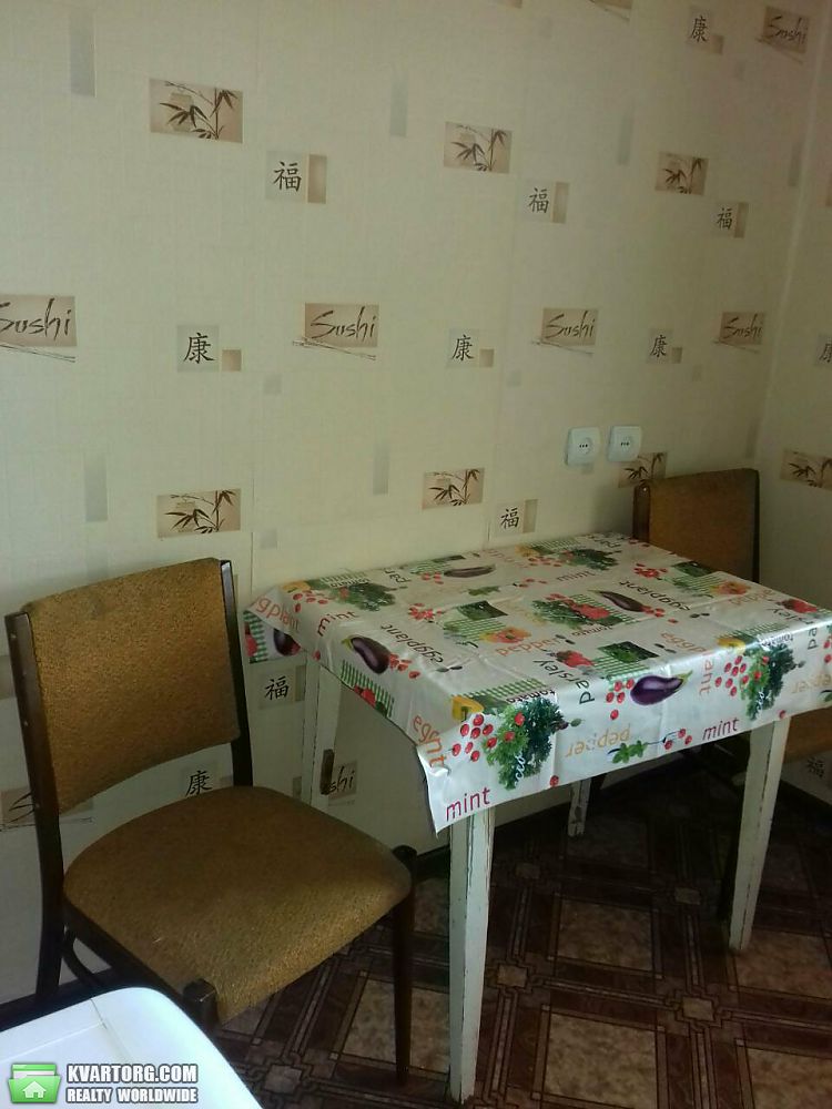 Rent out 1-room apartment. Киев,  Автозаводская — photo 3