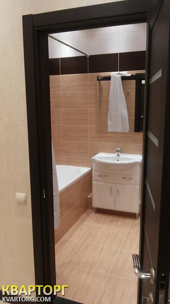 Rent out 2-room apartment. Киев,  Днепровская наб — photo 7
