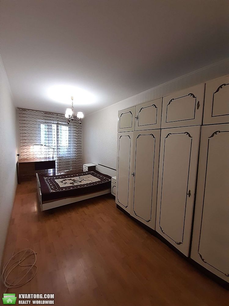 Rent out 3-room apartment. Киев, Шухевича проспект — photo 1