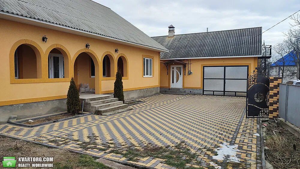 Sell house. Черновцы, Центральная — photo 1