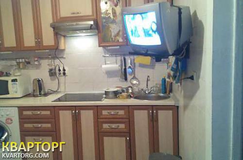 Rent out 2-room apartment. Киев, Харьковское шоссе — photo 1