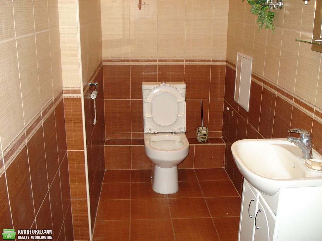 Rent out 3-room apartment. Киев,  Соломенская — photo 5