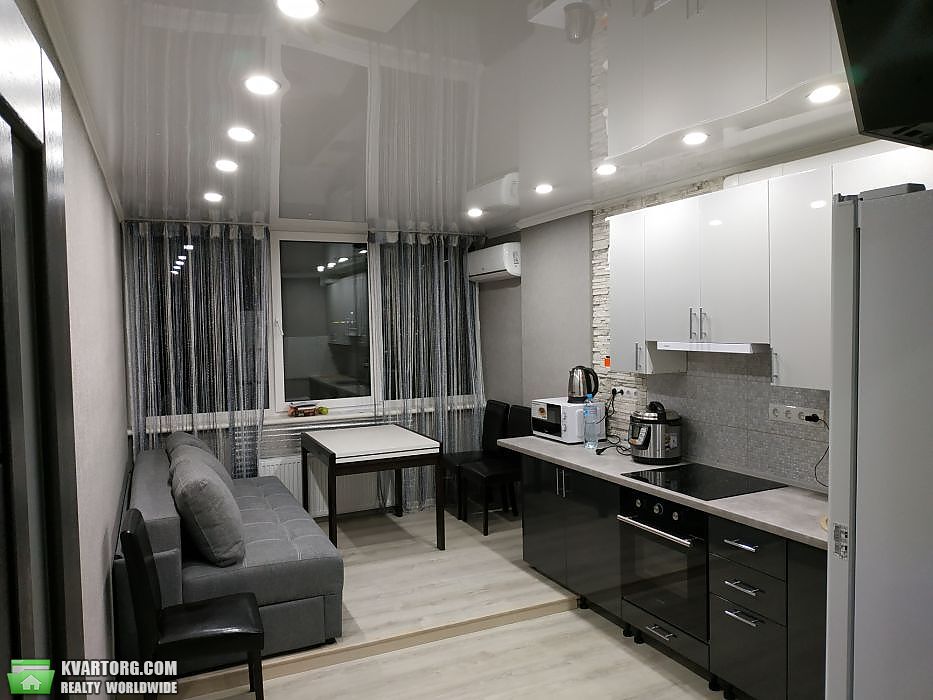 Rent out 1-room apartment. Киев,  Крушельницкой — photo 1