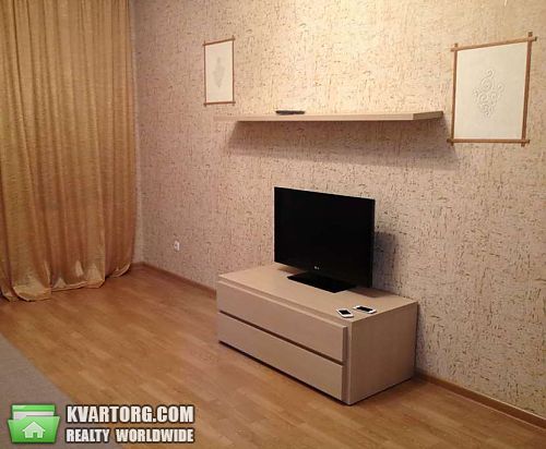 Rent out 2-room apartment. Киев, Регенераторная — photo 1