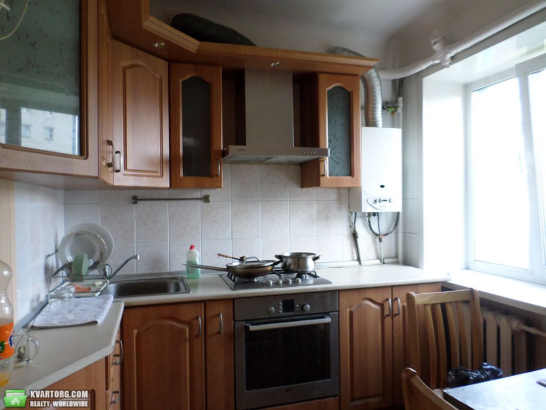 Sell 2-room apartment. Киев,  Набережно-Луговая — photo 1