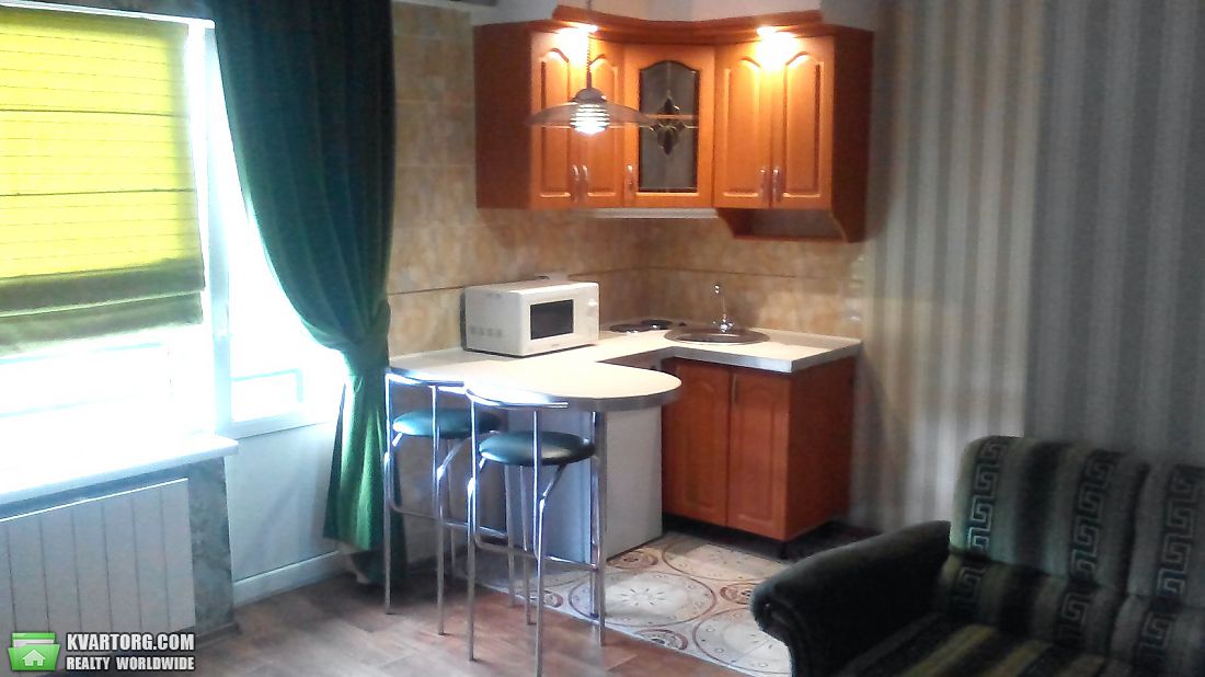 Rent out 1-room apartment. Киев, Ващенко — photo 1