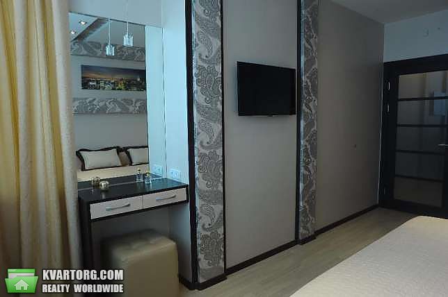 Rent out 2-room apartment. Киев,  Вышгородская — photo 4