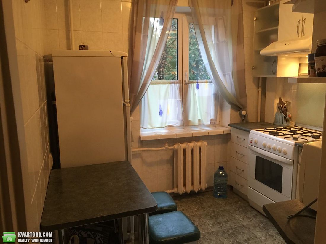 Rent out 2-room apartment. Киев,  Ереванская — photo 2