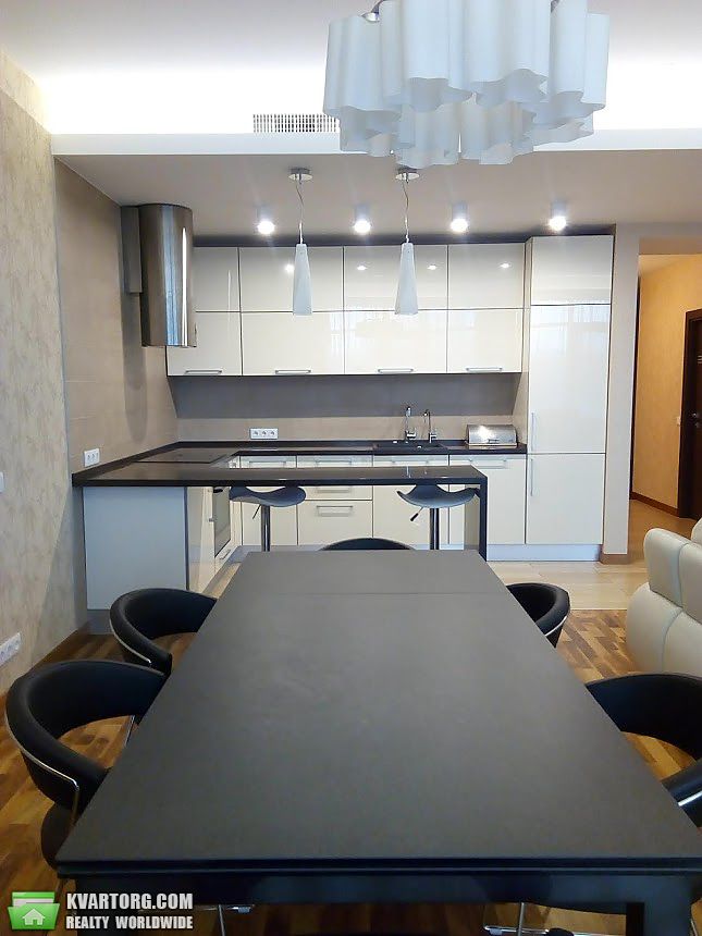 Rent out 2-room apartment. Киев,  Окипной — photo 10