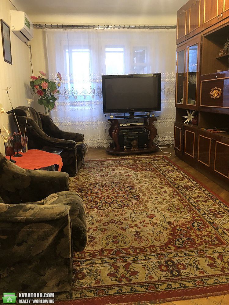 Rent out 3-room apartment. Киев,  Каблукова — photo 1