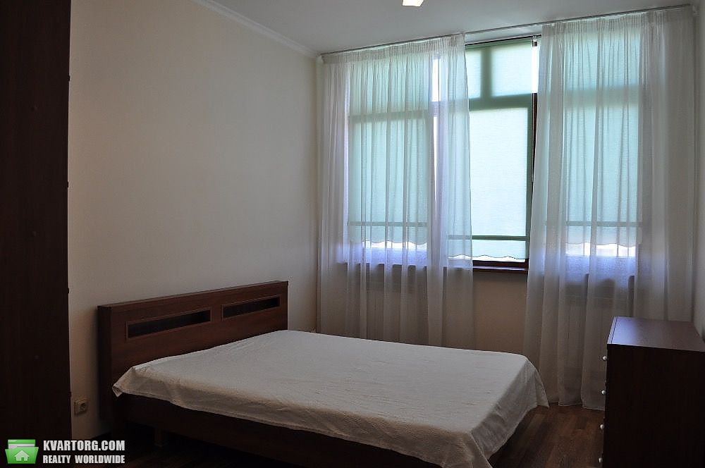 Rent out 4-room apartment. Киев,  Саксаганского — photo 6
