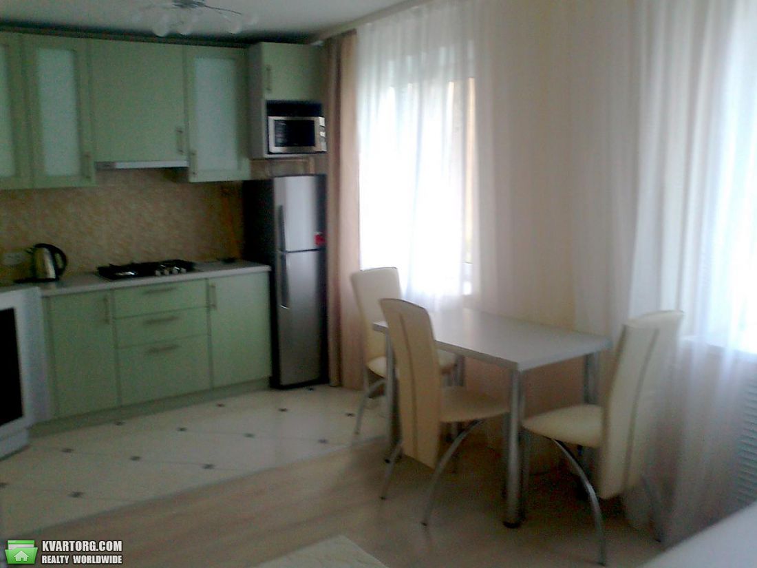 Rent out 2-room apartment. Киев,  Сечевых Стрельцов — photo 3