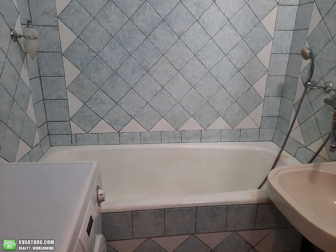 Rent out 2-room apartment. Киев,  Вершигоры — photo 8