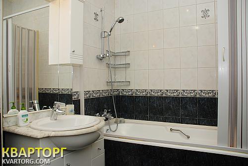 Rent out 3-room apartment. Киев,  Артема — photo 1