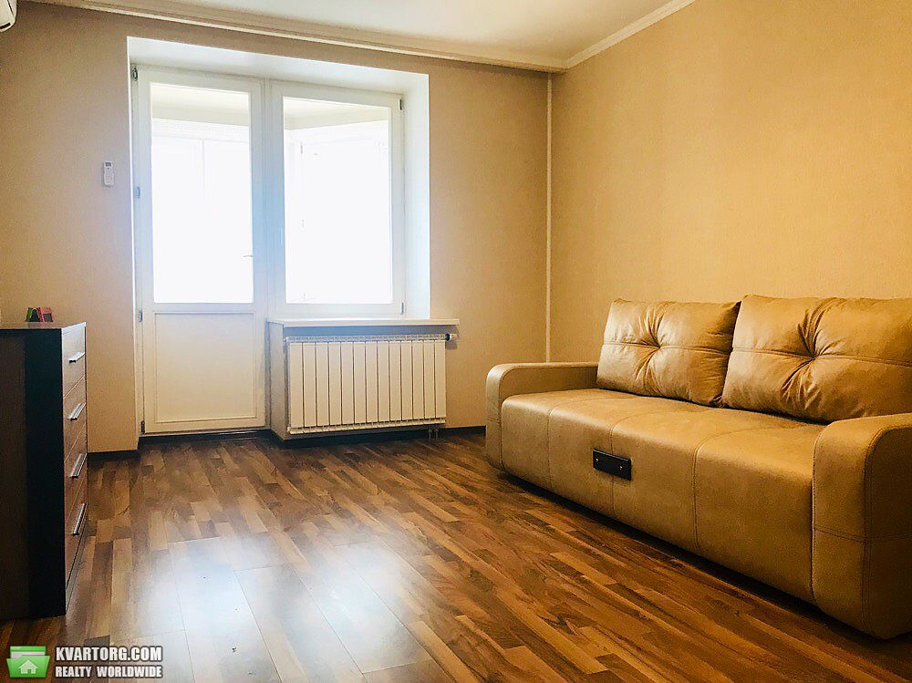 Rent out 1-room apartment. Киев,  Макеевская — photo 2